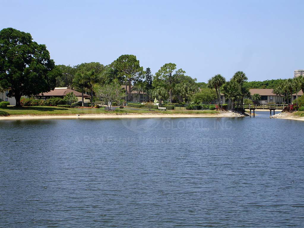 Retreat Condos View of Lake